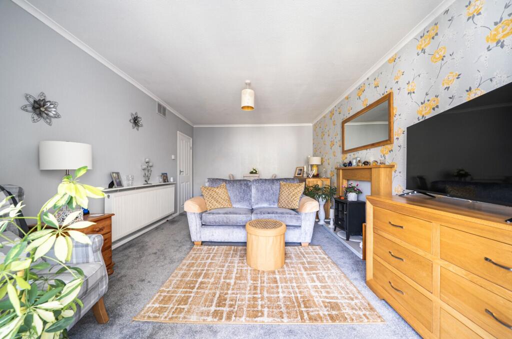 House in Portsmouth - More