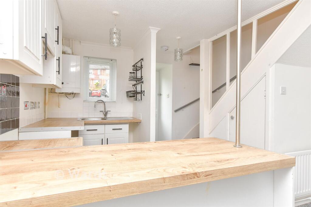 House in Chatham, Wayfield - View 4