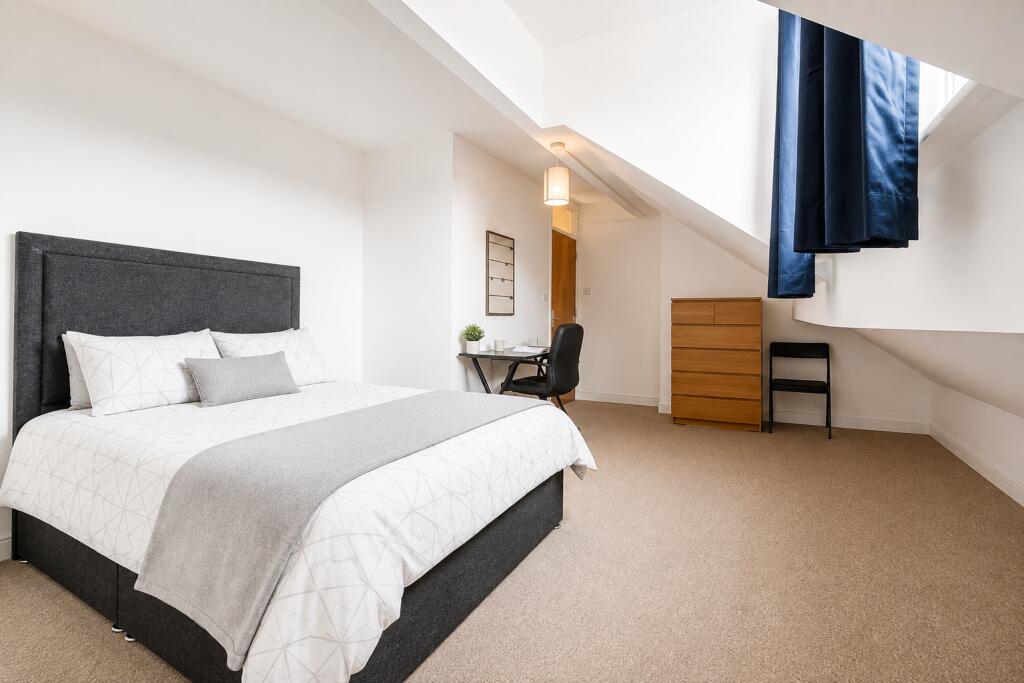 House in Sheffield, South Yorkshire - More