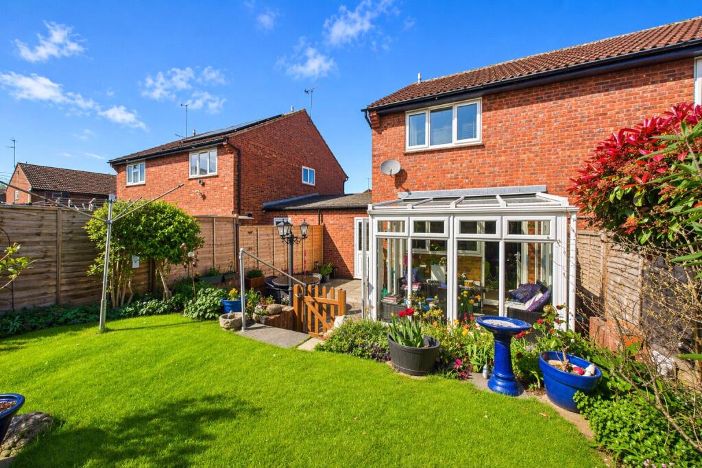 Warley Rise, Tilehurst, Reading, Berkshire, RG31 photo 2