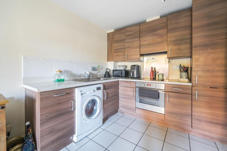 Apartment in Guildford - View 5