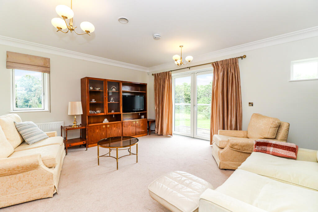 Apartment in Slough - View 2