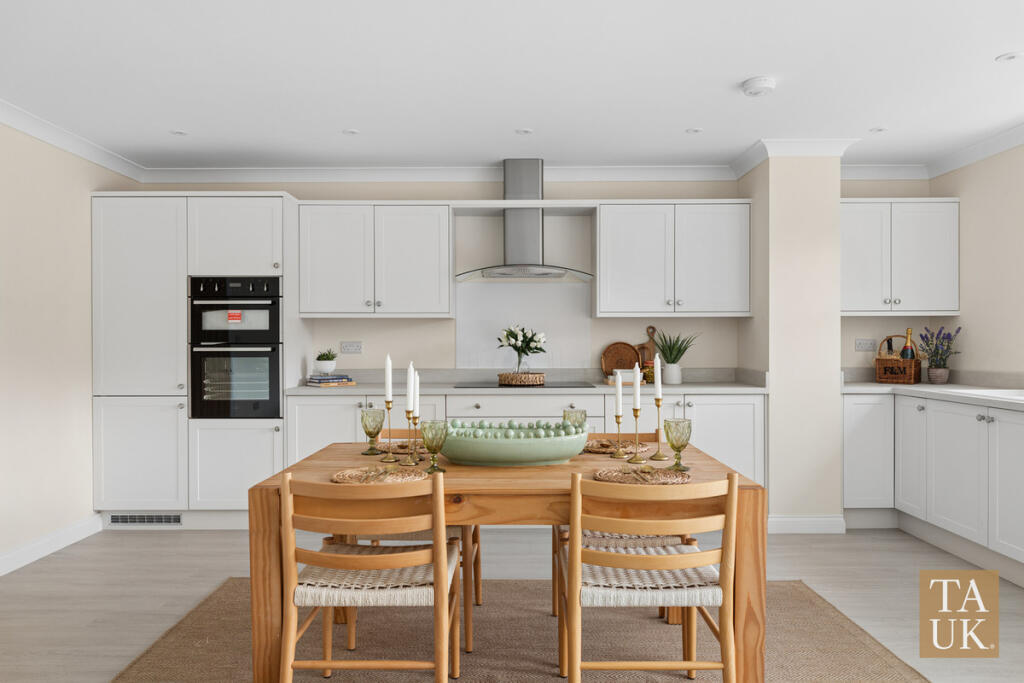 House in West Lancashire, Bescar, Scarisbrick - More