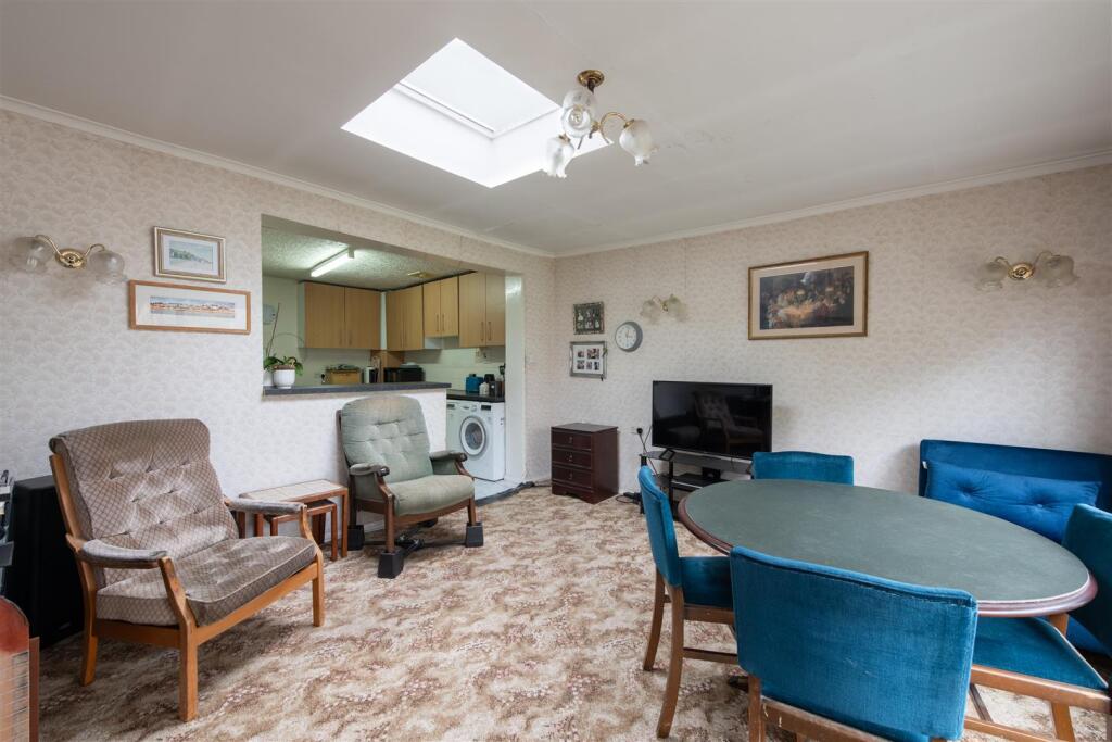 House in London - View 6