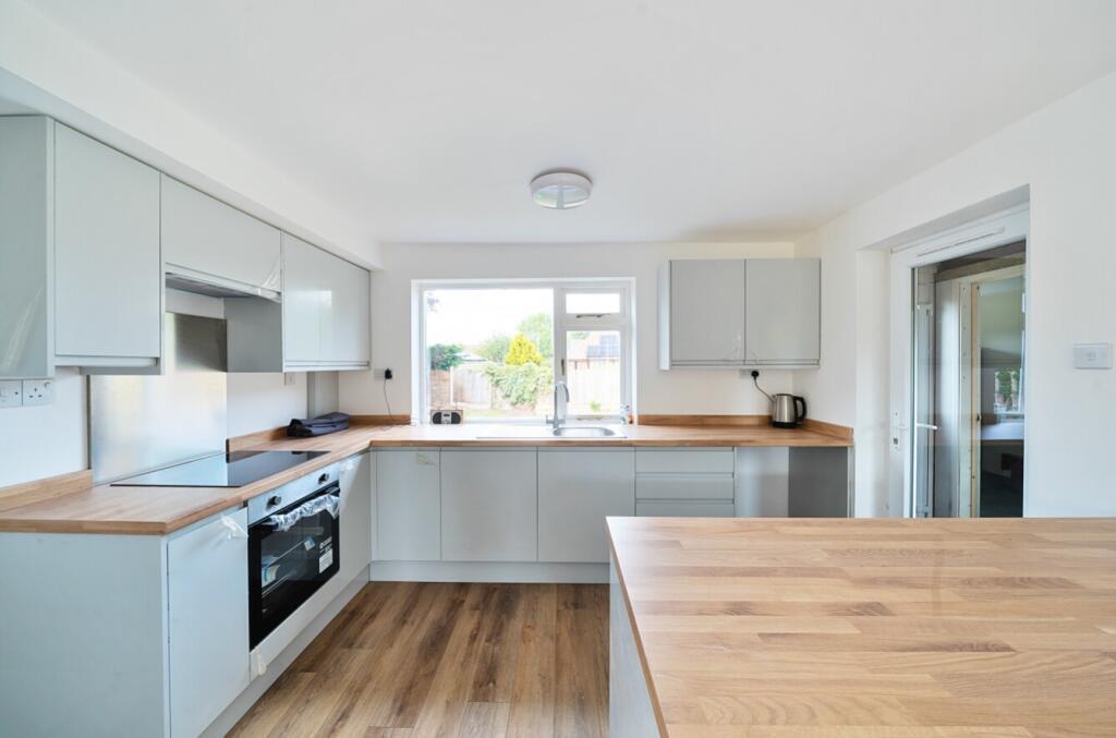 Waterloo Paddock, Leadenham, Lincoln, LN5 - View 3