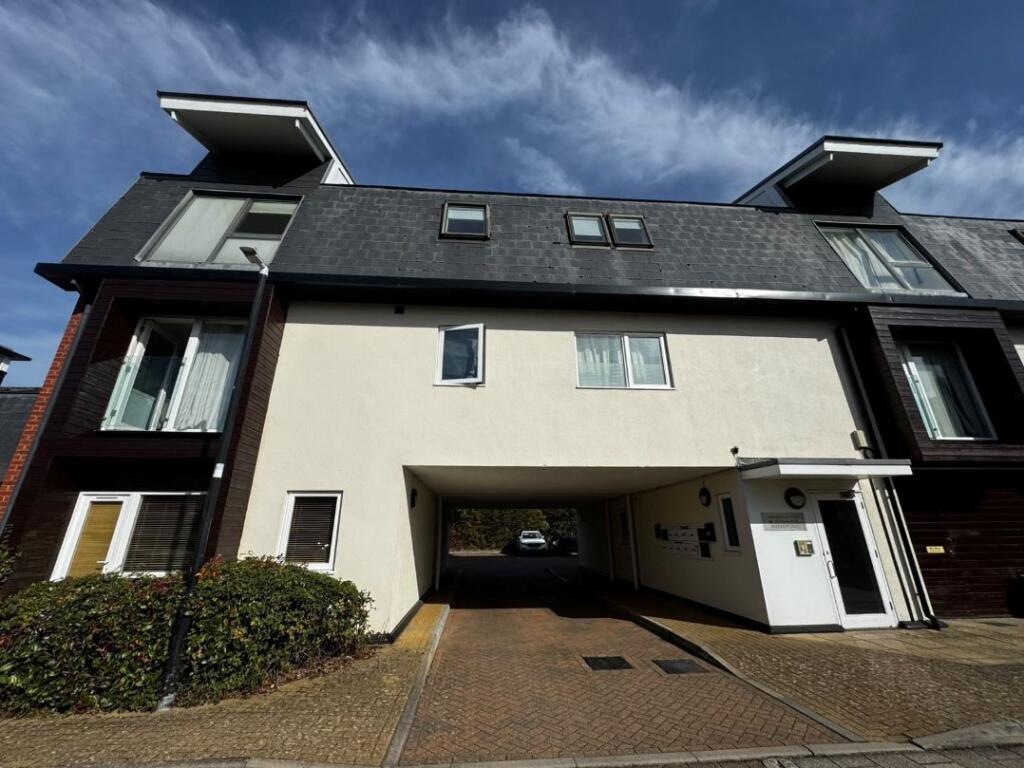 Apartment in Milton Keynes