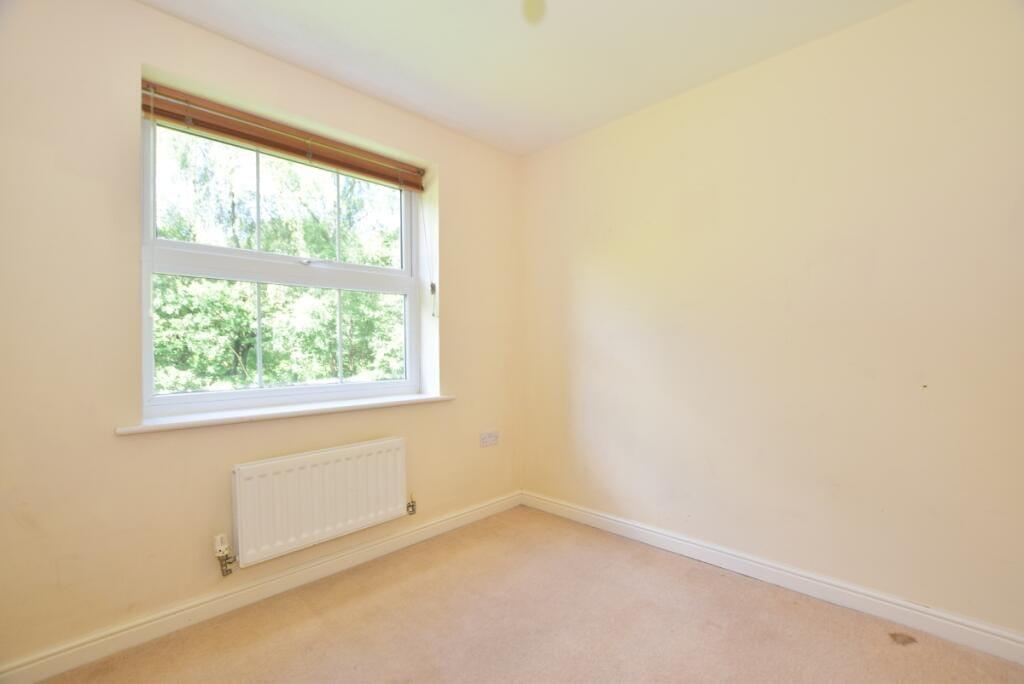Apartment in Redhill - More