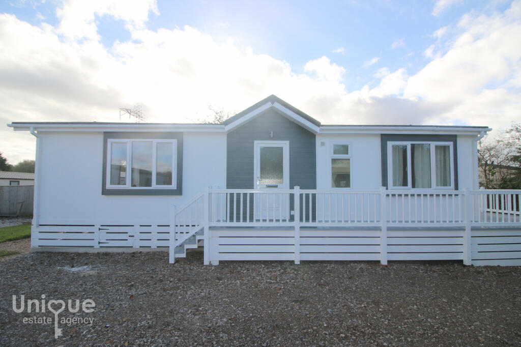 2-bed caravan on Waters Edge Country Park, Thornton Cleveleys, Lancashire, FY5, £155,000