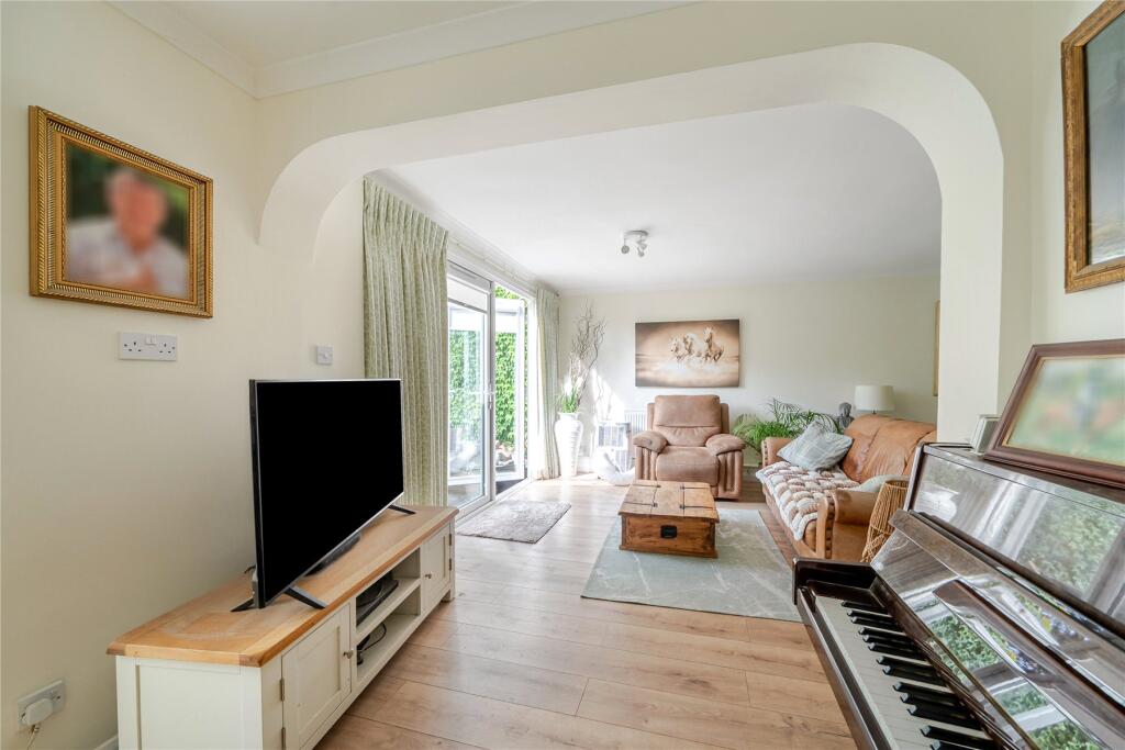 House in Bromley - More