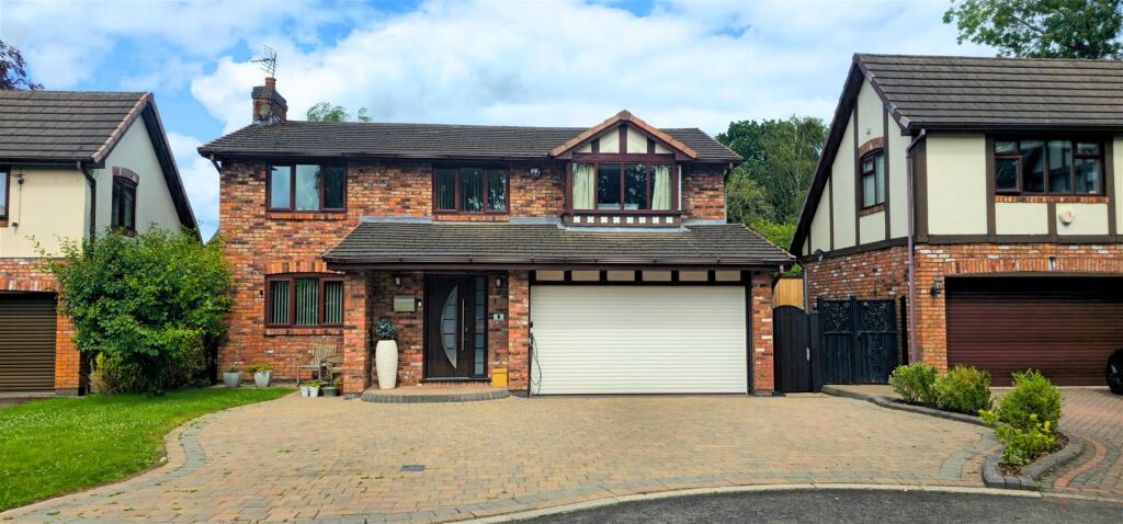 Main image of property: Ashcroft Close, Wilmslow, Cheshire