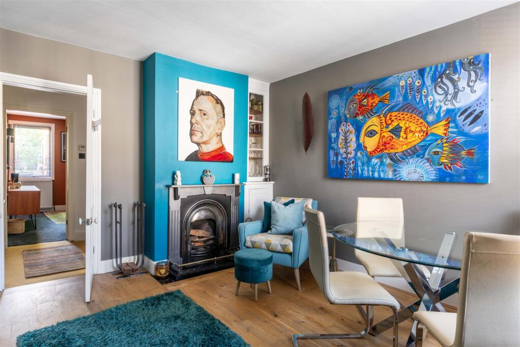 House in Reigate and Banstead, Woodhatch - View 5