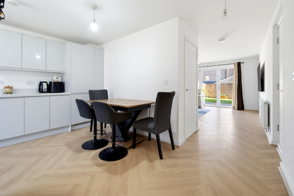 House in Wakefield - View 3