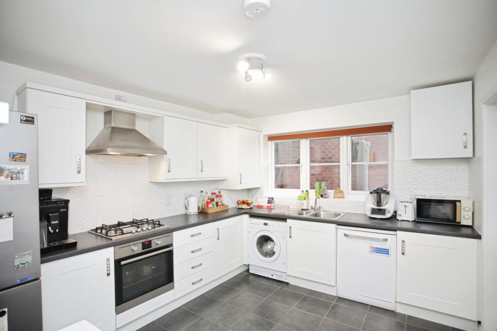 House in Hinckley and Bosworth, Leicestershire - More