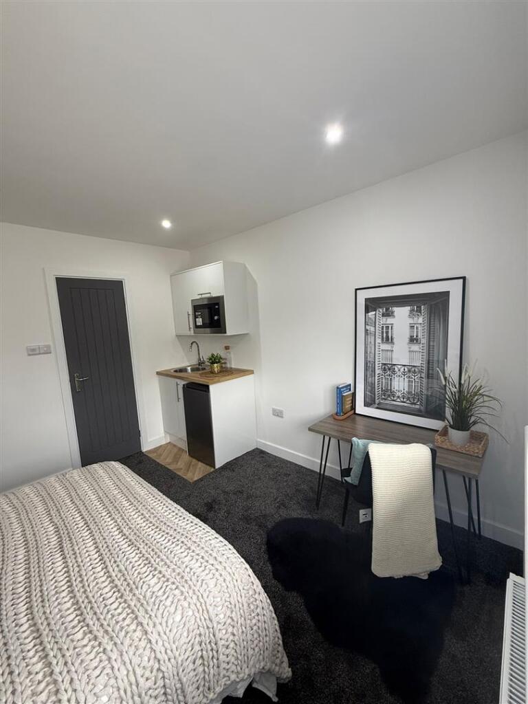 1 bedroom house share for rent