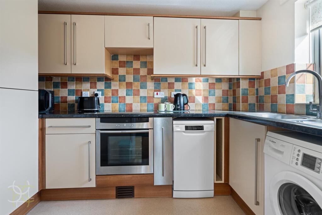 Ganderton Court, Pershore - View 5