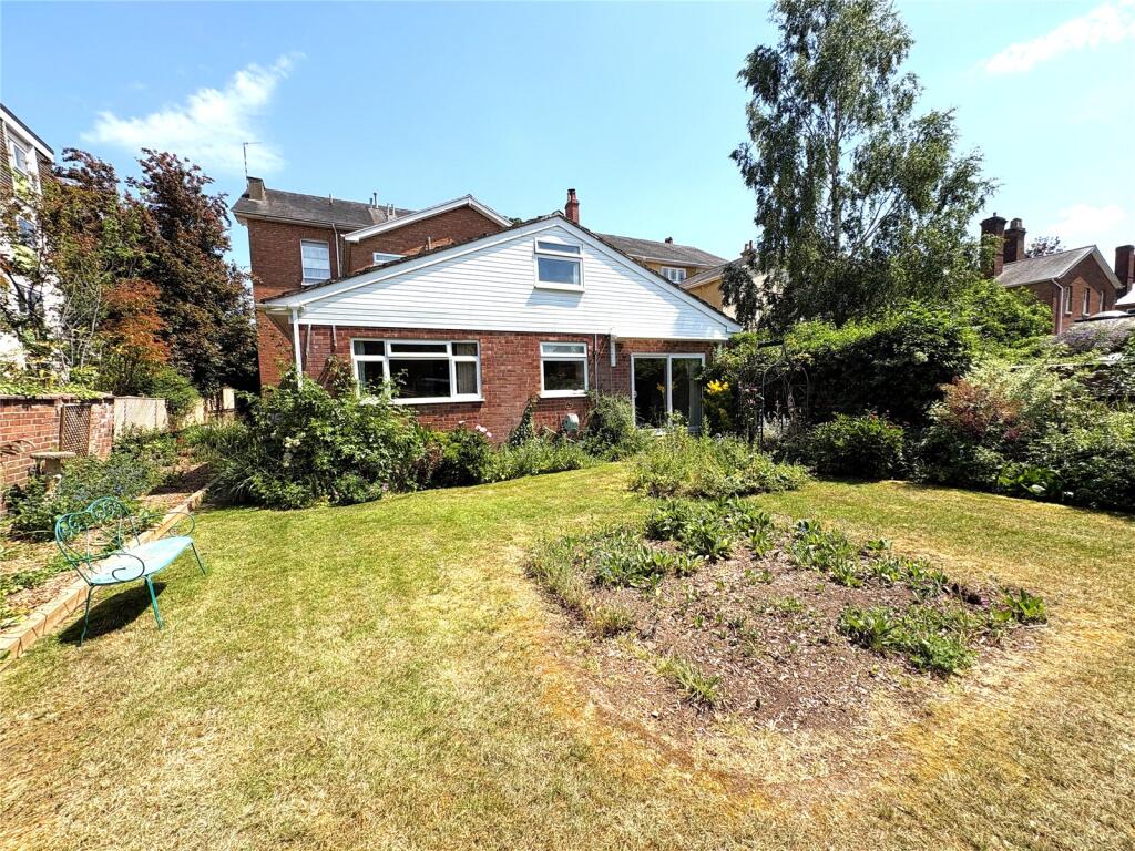 Main image of property: Thurmaston Court, Kenilworth Road, Leamington Spa, CV32