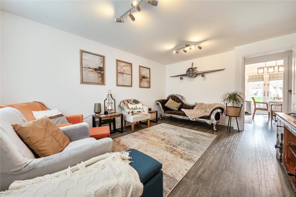 House in Cherwell, Bicester - More