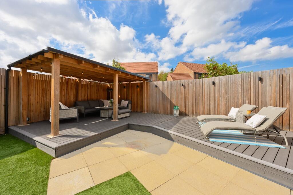 House in Kingston upon Thames - More