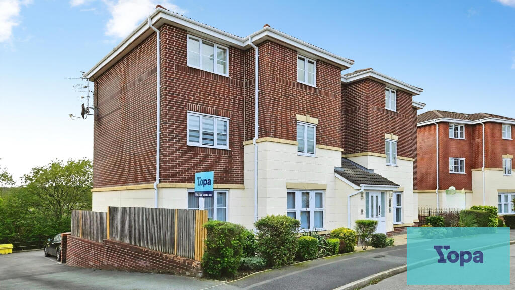 Apartment in Stoke-on-Trent - View 2