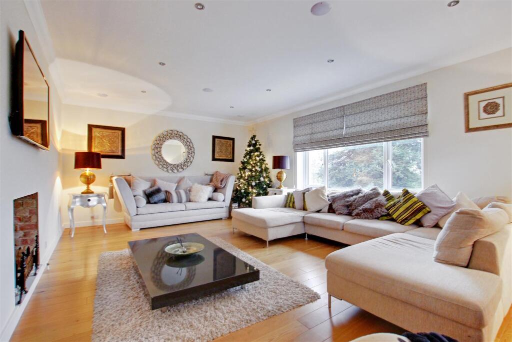 Main image of property: Oakwood Road, Burgess Hill, West Sussex, RH15