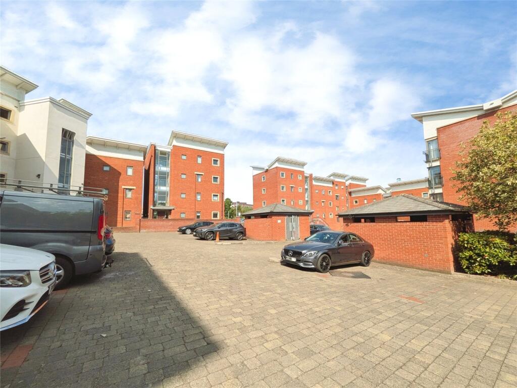 Apartment in Wolverhampton, All Saints, Old Heath - View 4