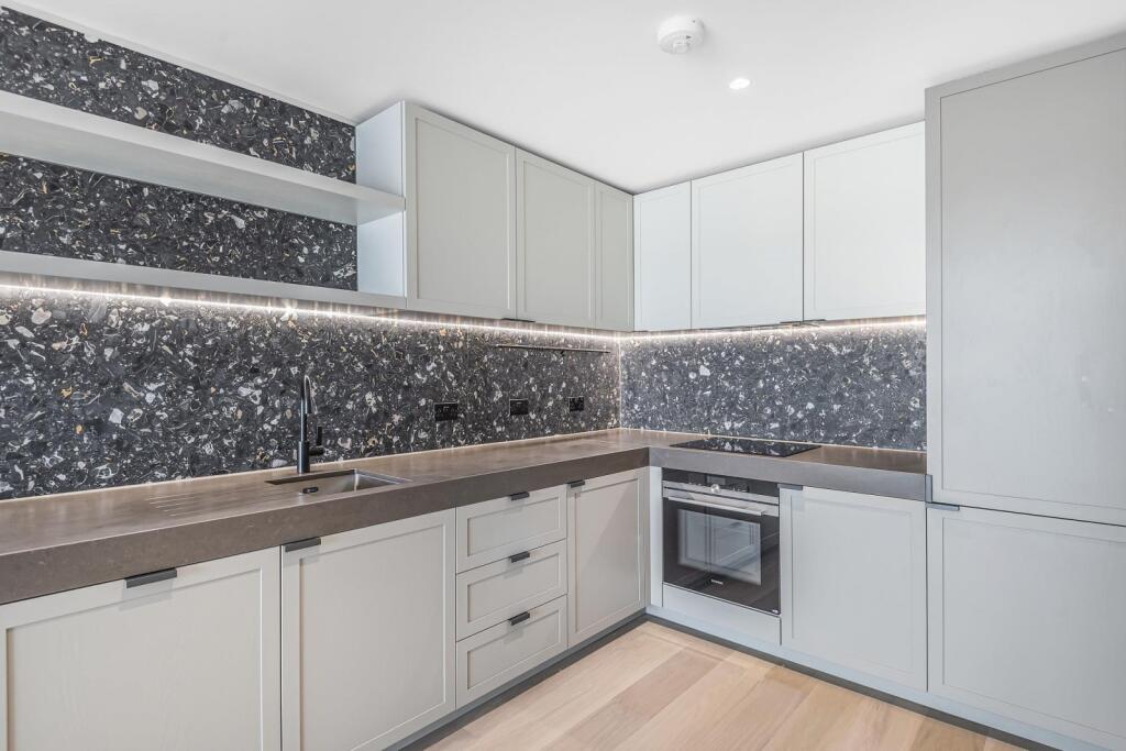 Apartment in London - View 3