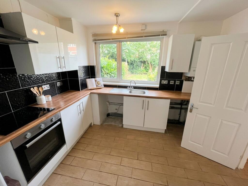Apartment in London, Norley Neighbourhood, Roehampton - View 3