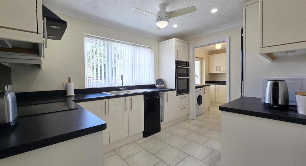 House in South Holland, Long Sutton - View 3