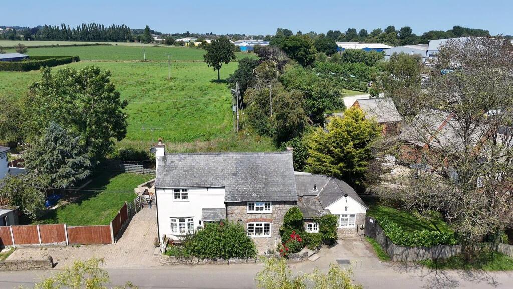 House in Oswestry, Weston - More