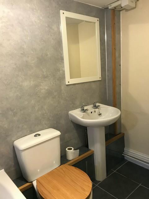 5 bedroom terraced house for rent