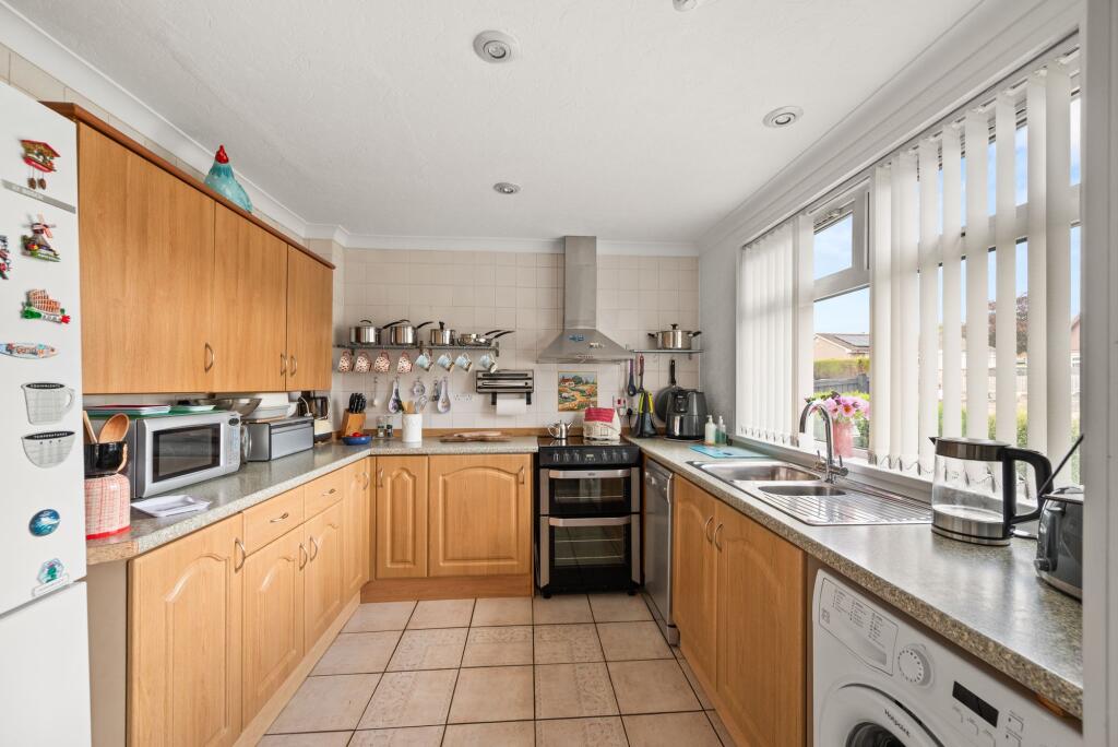 House in Dundee, Angus - More