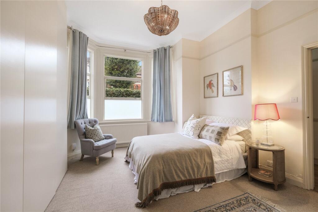 Apartment in London - View 5