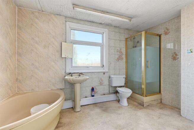 Bathroom_1.jpeg