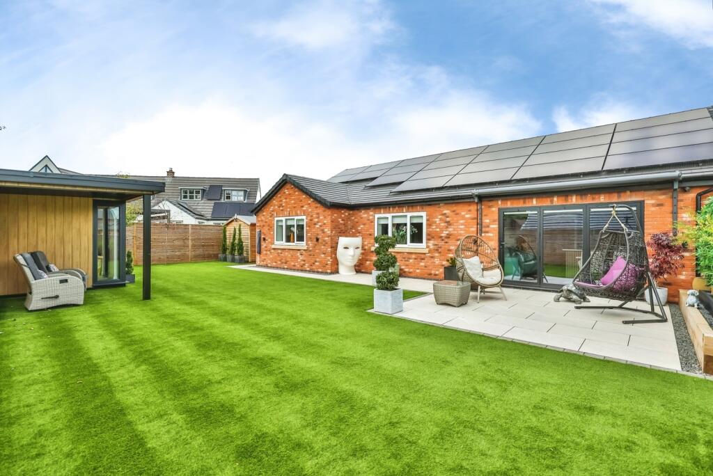 House in Ashfield, Hucknall - View 2