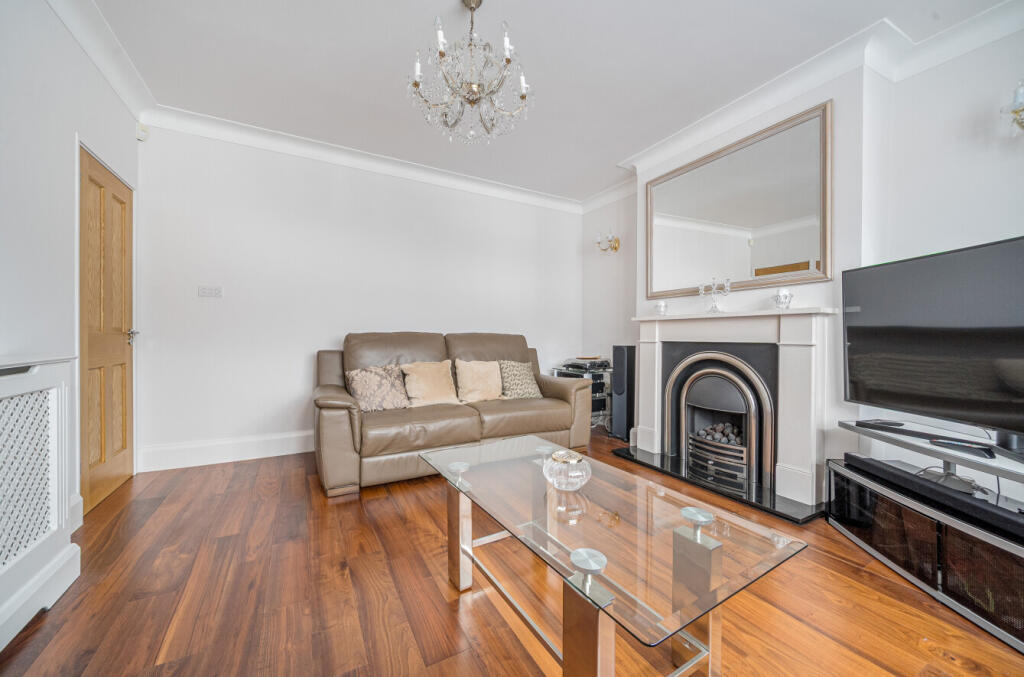 House in Ilford - More