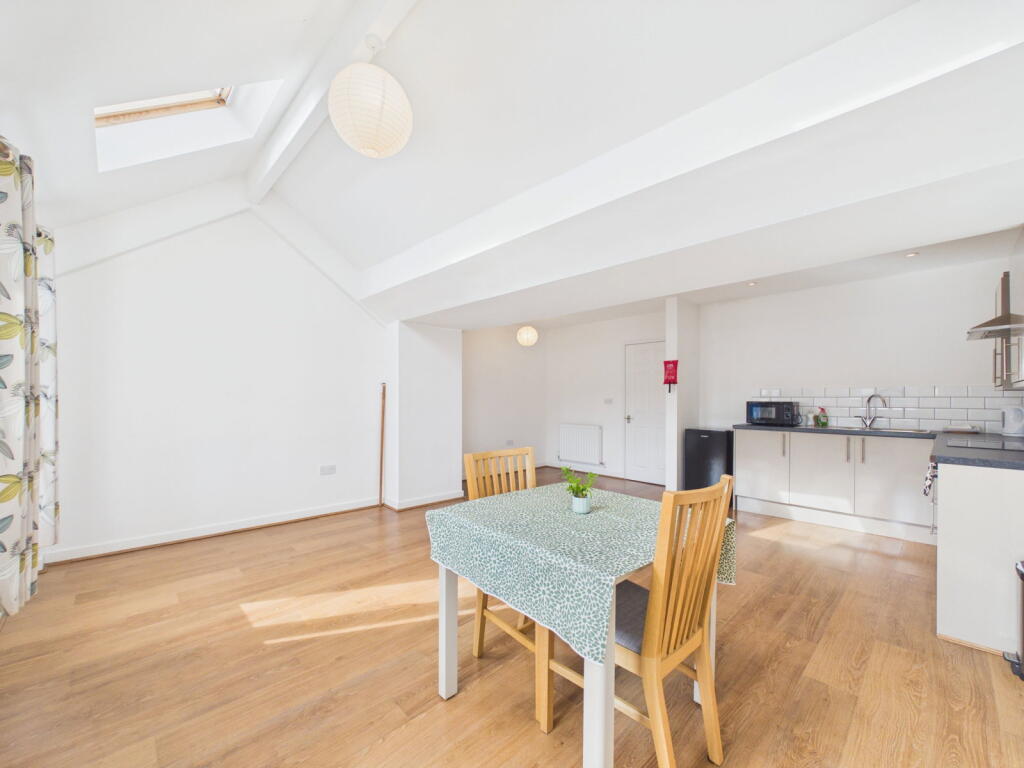Apartment in Bristol, Windmill Hill, Redcliffe - View 4