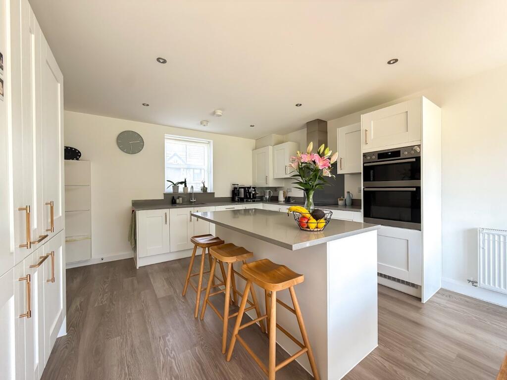 House in Nailsea, North Somerset - More