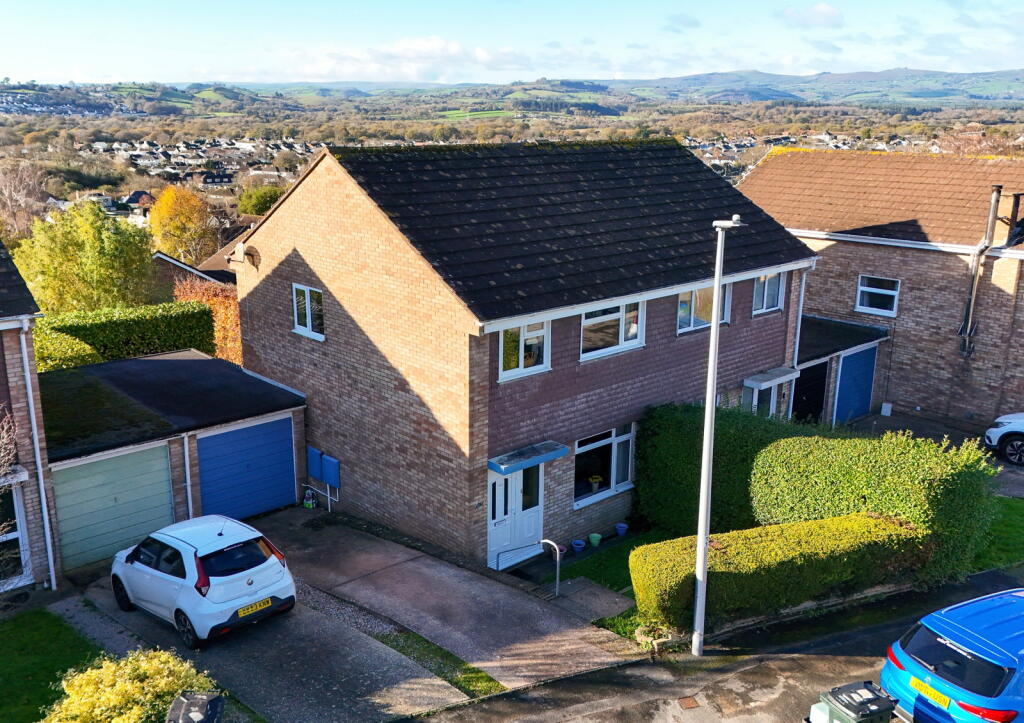 Main image of property: Longfield Avenue, Kingsteignton, Newton Abbot, TQ12 3RA