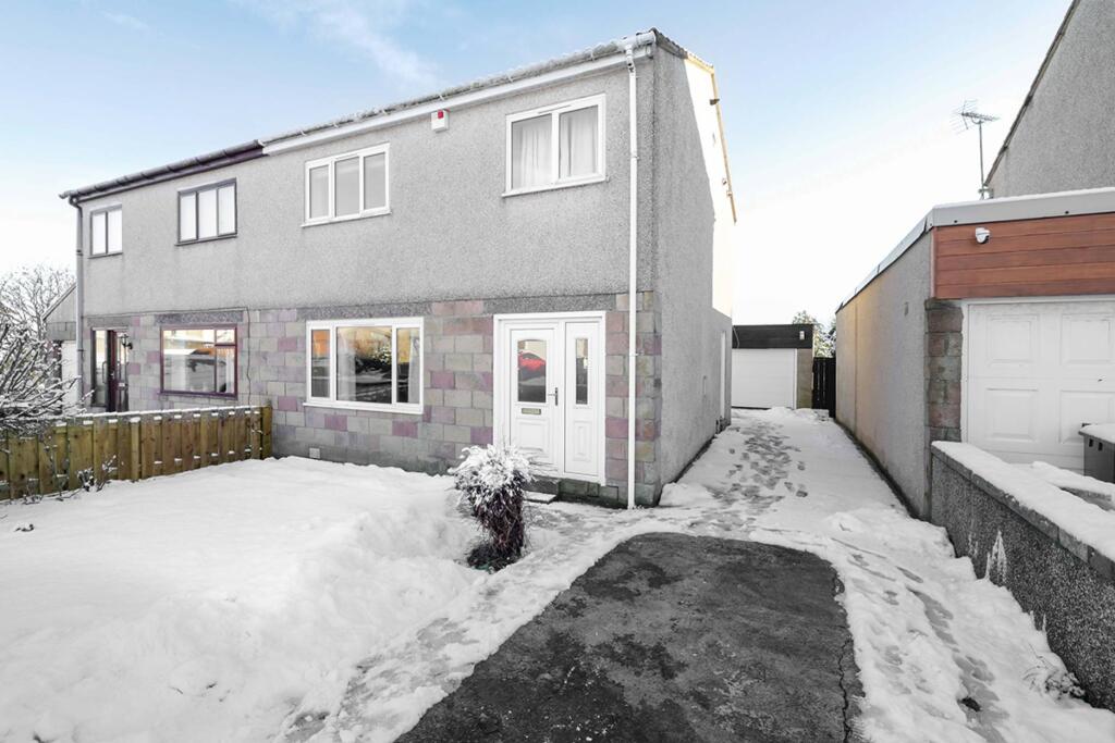 Main image of property: 3 Oldmill Crescent, Balmedie, Aberdeen, AB23 8WB