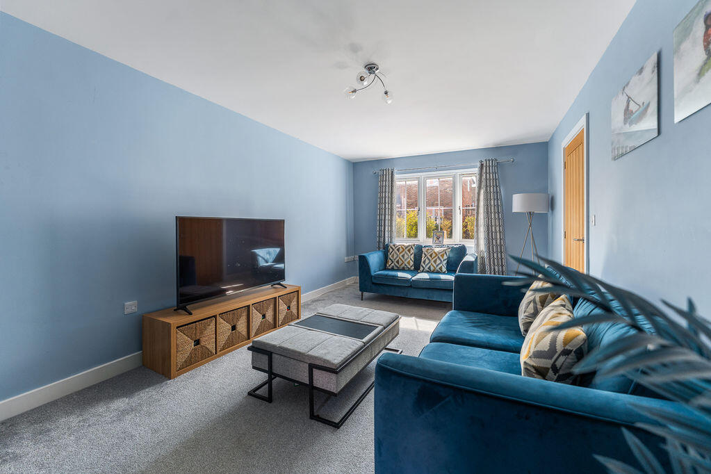 Baatsfjord Close, New Waltham photo 4