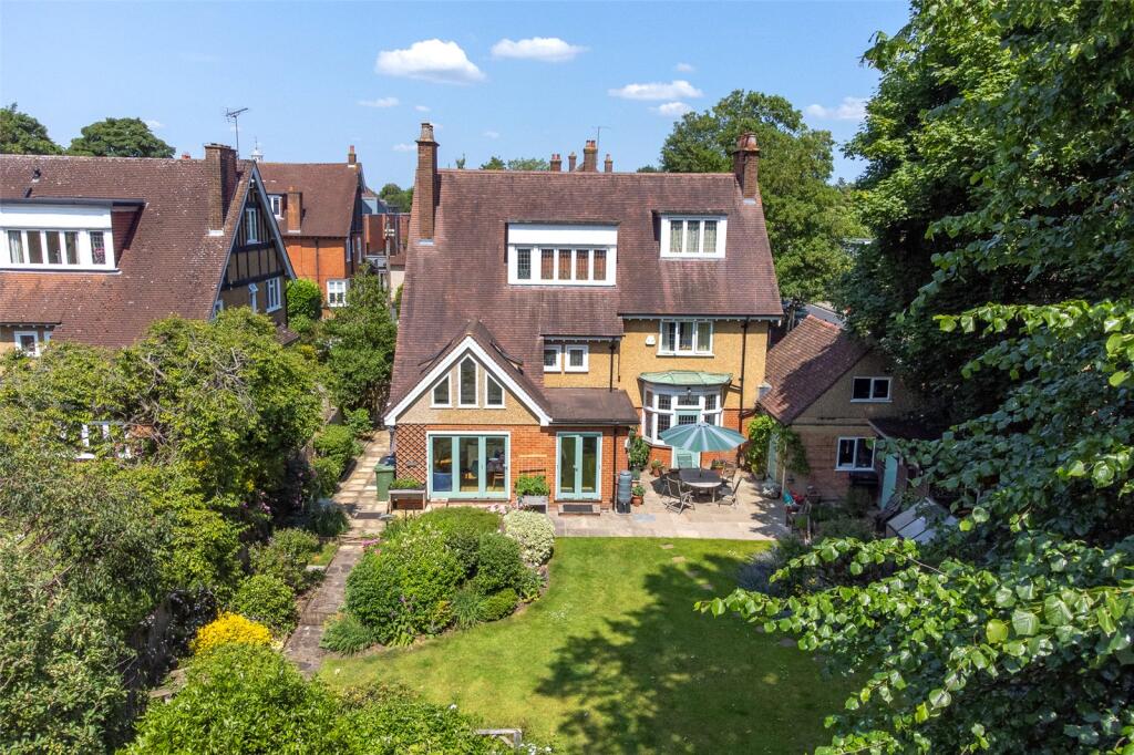 Main image of property: Hall Place Gardens, St. Albans, Hertfordshire, AL1
