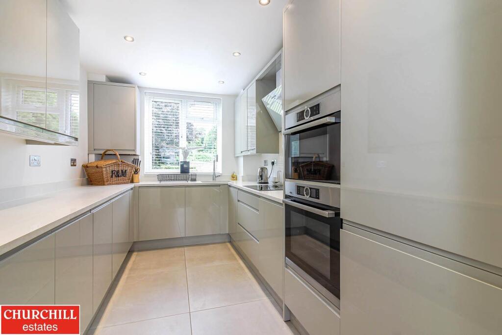 Main image of property: Dalefield, Roebuck Lane