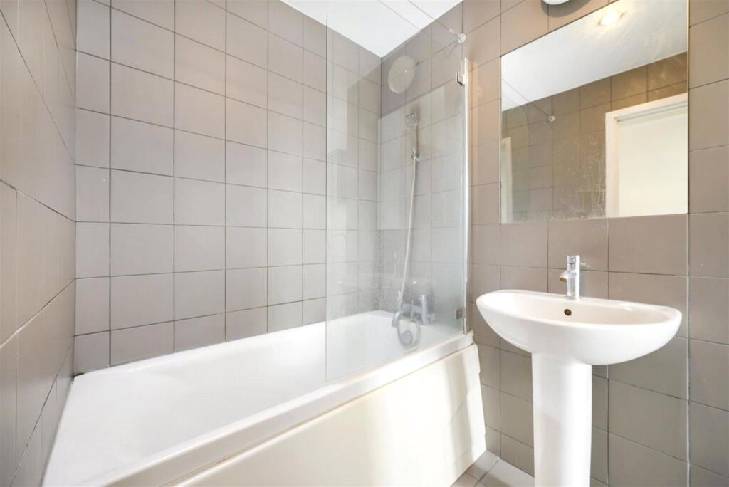 Apartment in London, St. John's Wood - More