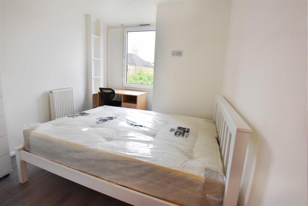 Apartment in London - More