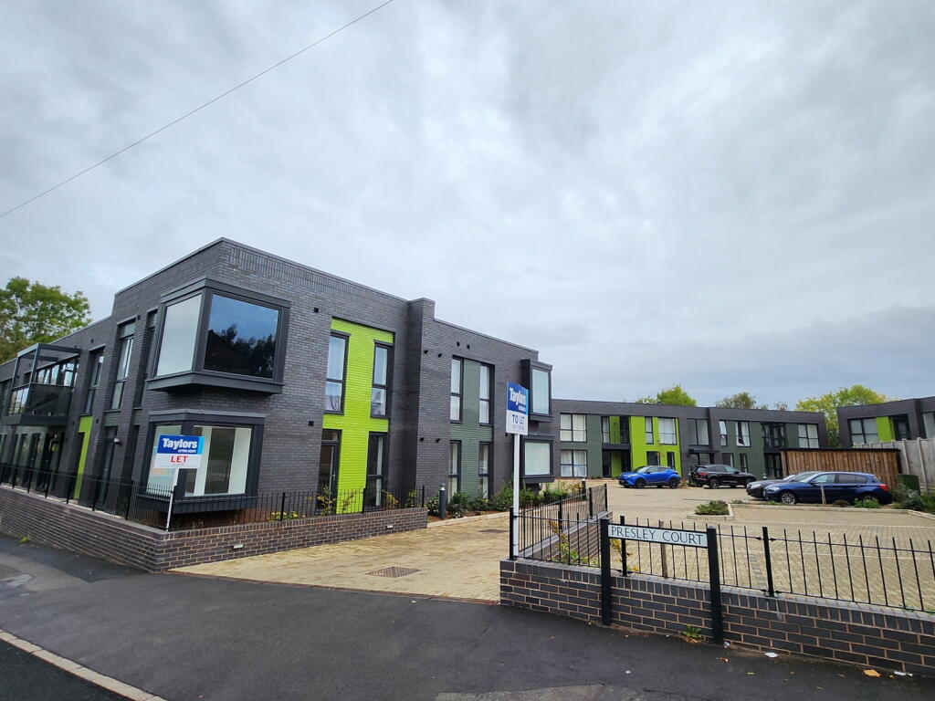 Main image of property: 200 Stourbridge Road, Stourbridge, DY9 7BU