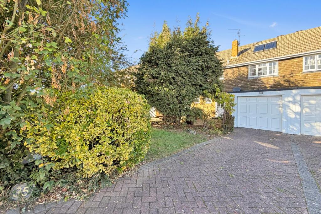 3-bed terraced on Oastview, Rainham, Gillingham, ME8, £325,000