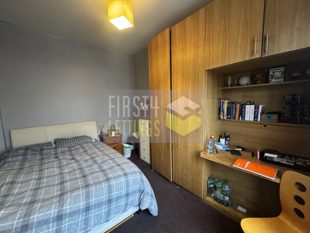 Main image of property: Avenue Road Extension, Clarendon Park, LE2