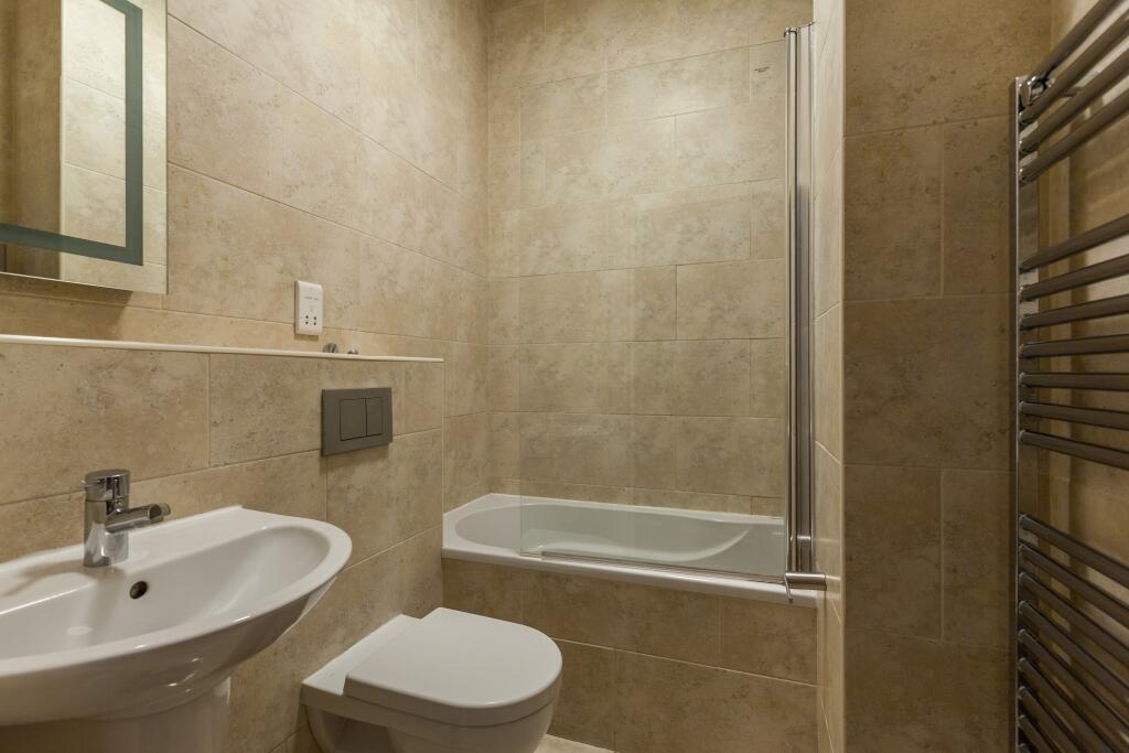 Apartment in London - More
