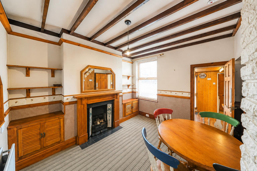 House in Hull - View 2