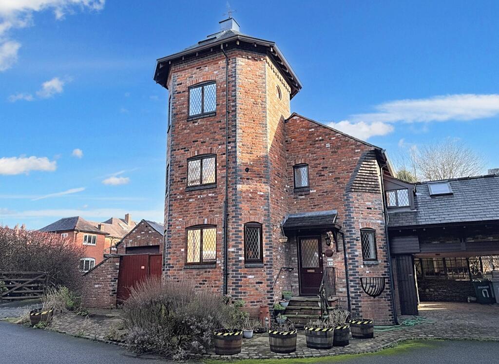 Main image of property: 18 Roan House Way, Macclesfield, SK11